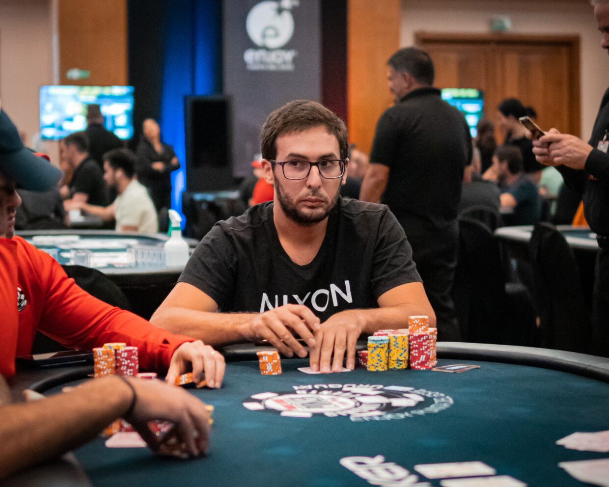 Repetto pone el paso hacia la final en el Día 3 del Evento Principal en las WSOP Uruguay