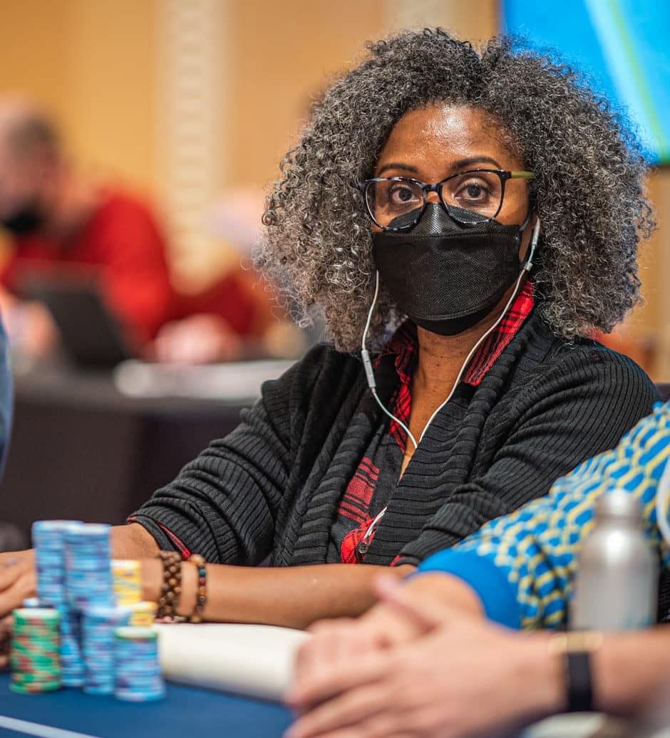 LoriAnn Persinger "La coleccionista de Ases" en el Día 2 del WPT World Championship.