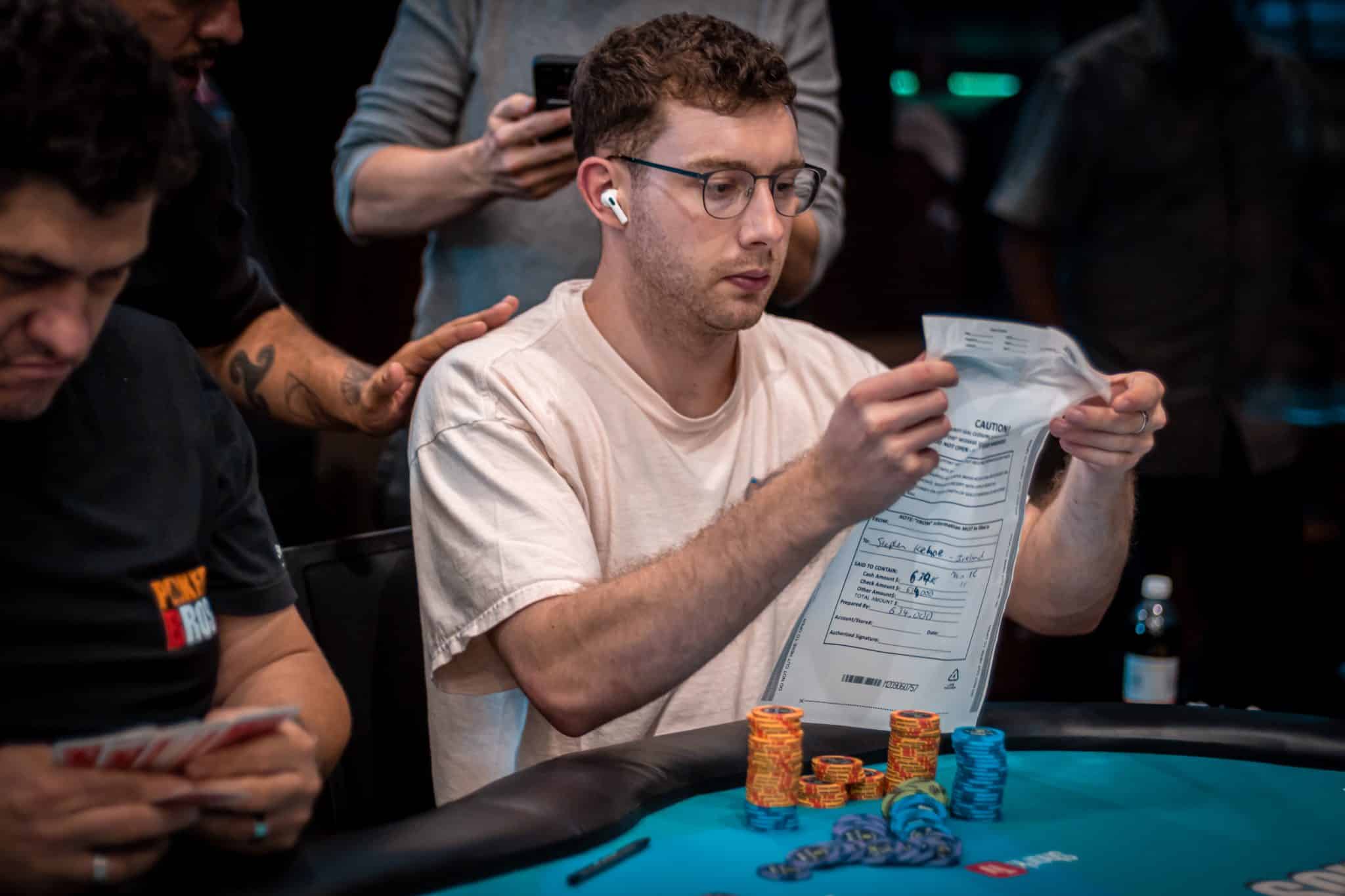 Kehoe encontró el trébol de cuatro hojas para quedarse con el liderato en el vuelo 1C del PGAT