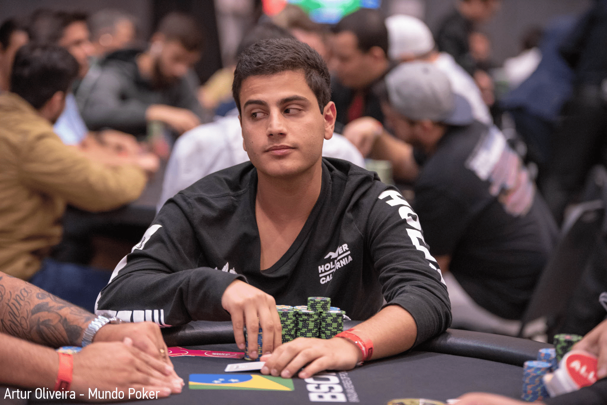 Aziz hizo su primavera a cuatro cartas y se embolsó casi US$100.000 en GGPoker