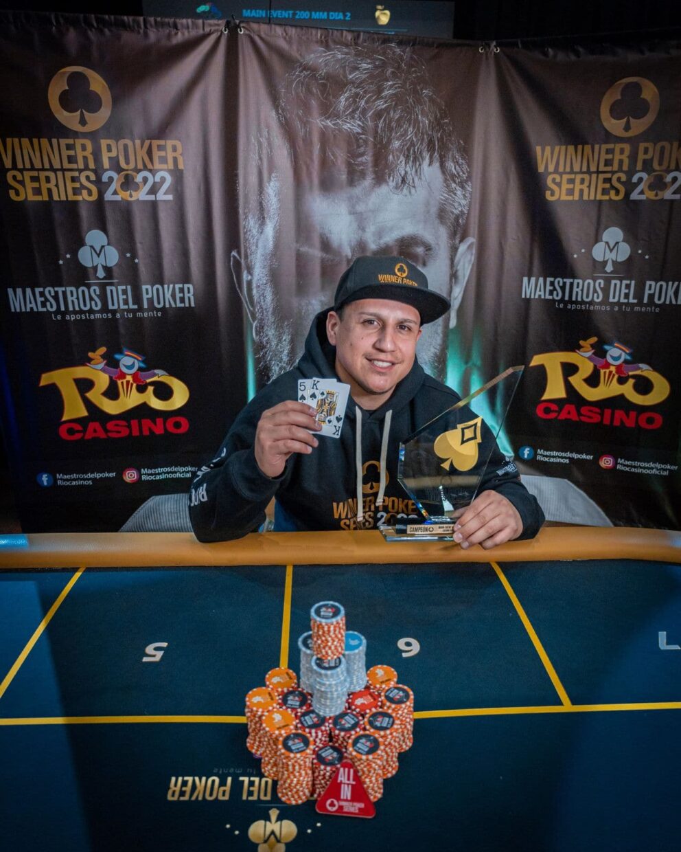 Olarte selló su título para dictar cátedra como Maestro del Poker