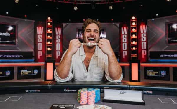 Simao y Akkari metieron a Brasil en dos finales de las WSOP este domingo