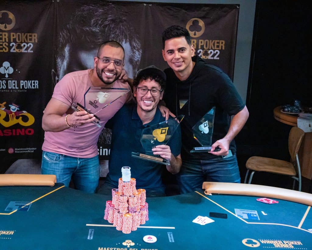 Álvarez pasó de short a líder en la definición y se convirtió en un nuevo Maestro del Poker