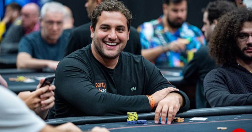 Simao fue el mejor cazarrecompensas en un Super High Roller colmado de tiburones