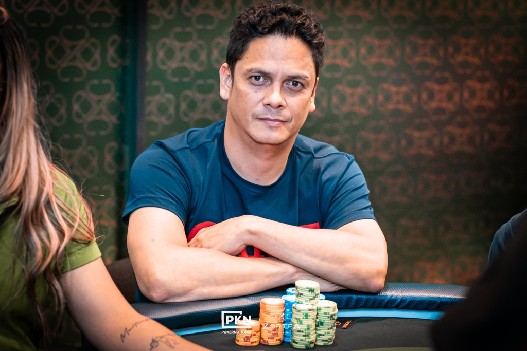 González toma la delantera en la recta final hacia el podio del torneo central en el Floripondio