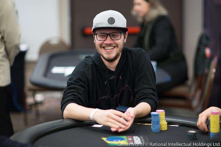 Martines se anotó el mejor marcador en una toma brasileña de los podios del WCOOP